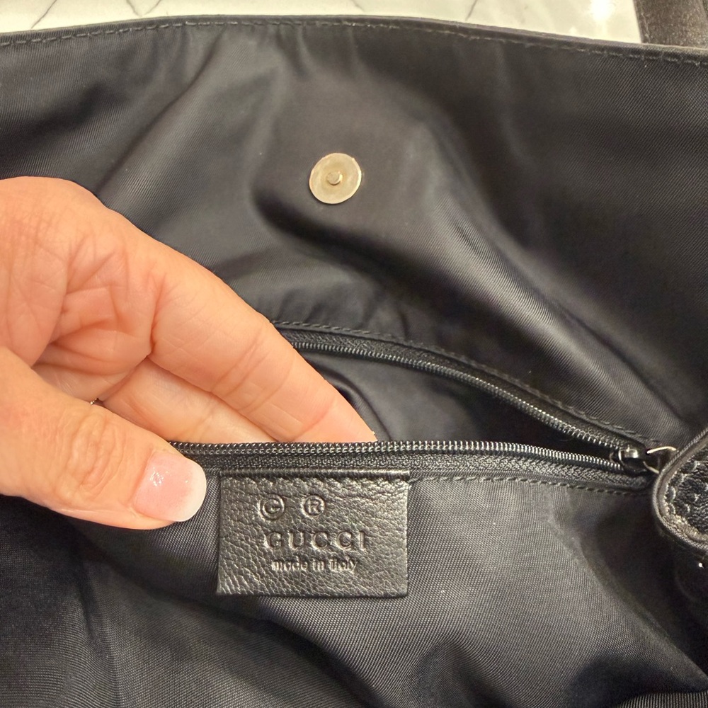 GUCCI Guccissima Leather Shoulder Bag Black Silver Hardware | Authentic - Picture 12 of 13
